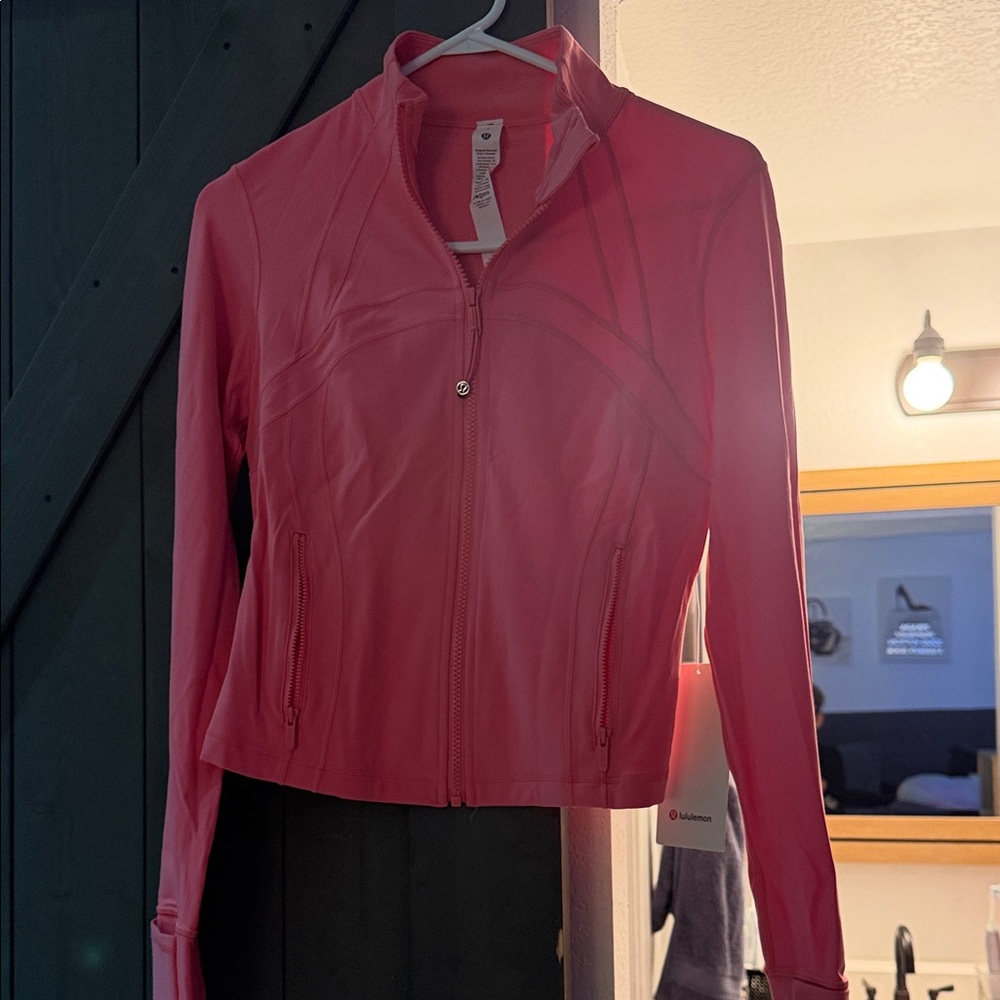 Lululemon Athletica Pink cropped Jacket